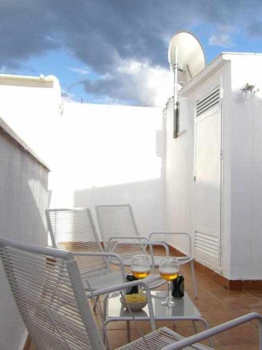 Letsmalaga - Lovely Studio In Malaga Centre Buitenkant foto