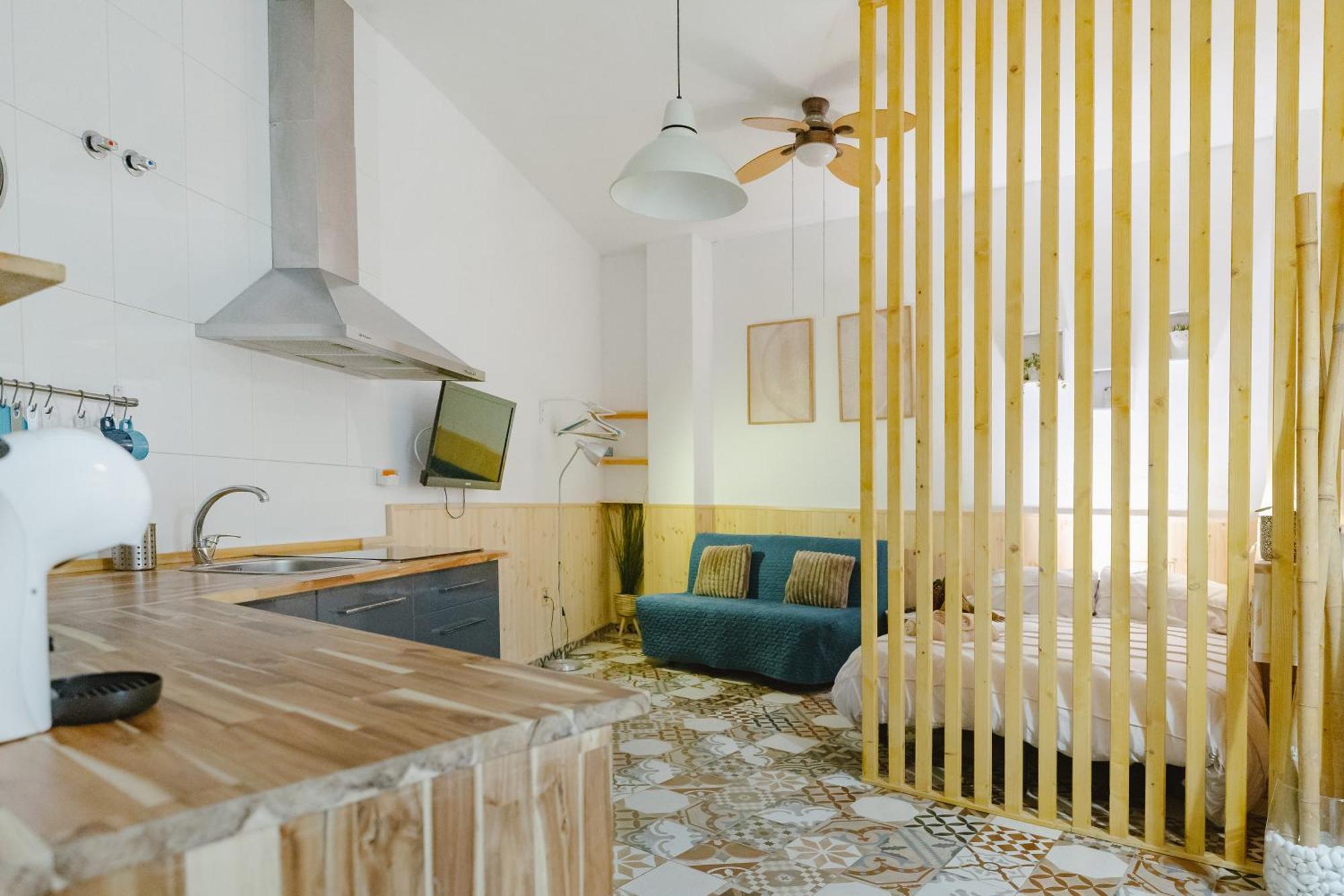 Letsmalaga - Lovely Studio In Malaga Centre Buitenkant foto