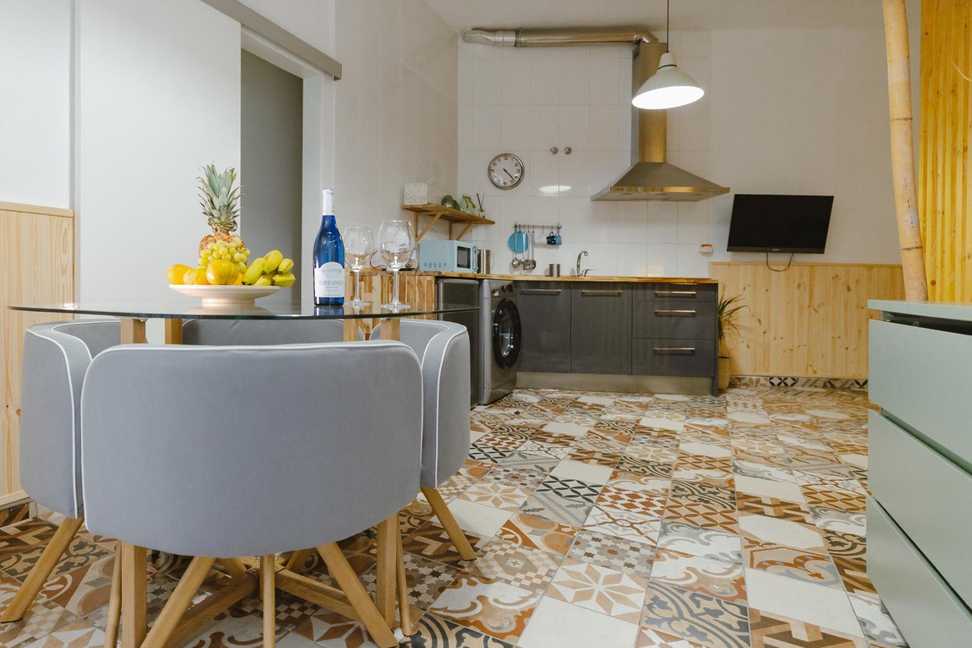 Letsmalaga - Lovely Studio In Malaga Centre Buitenkant foto